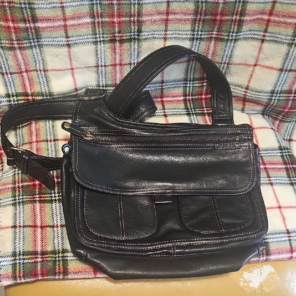 Chic Black Leather Crossbody Bag